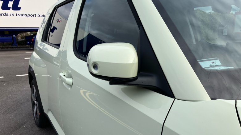 Hyundai INSTER 85kW 02 49kWh 5dr Auto Electric Hatchback